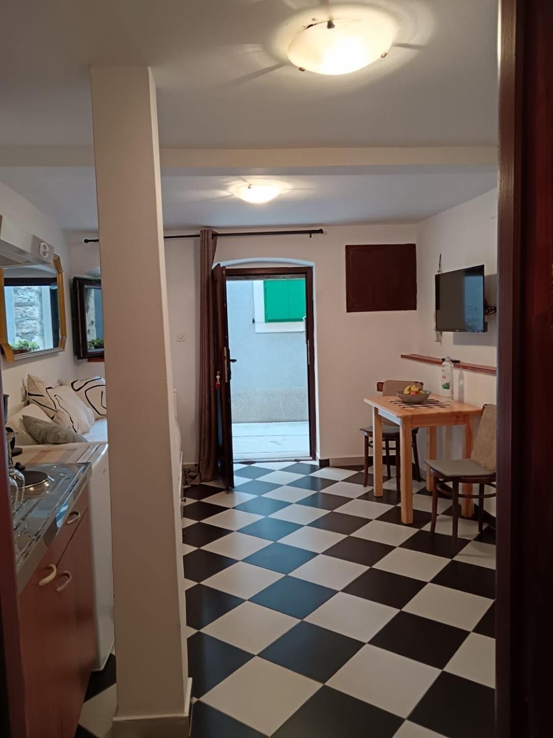 Lamar Cres Buitenkant foto