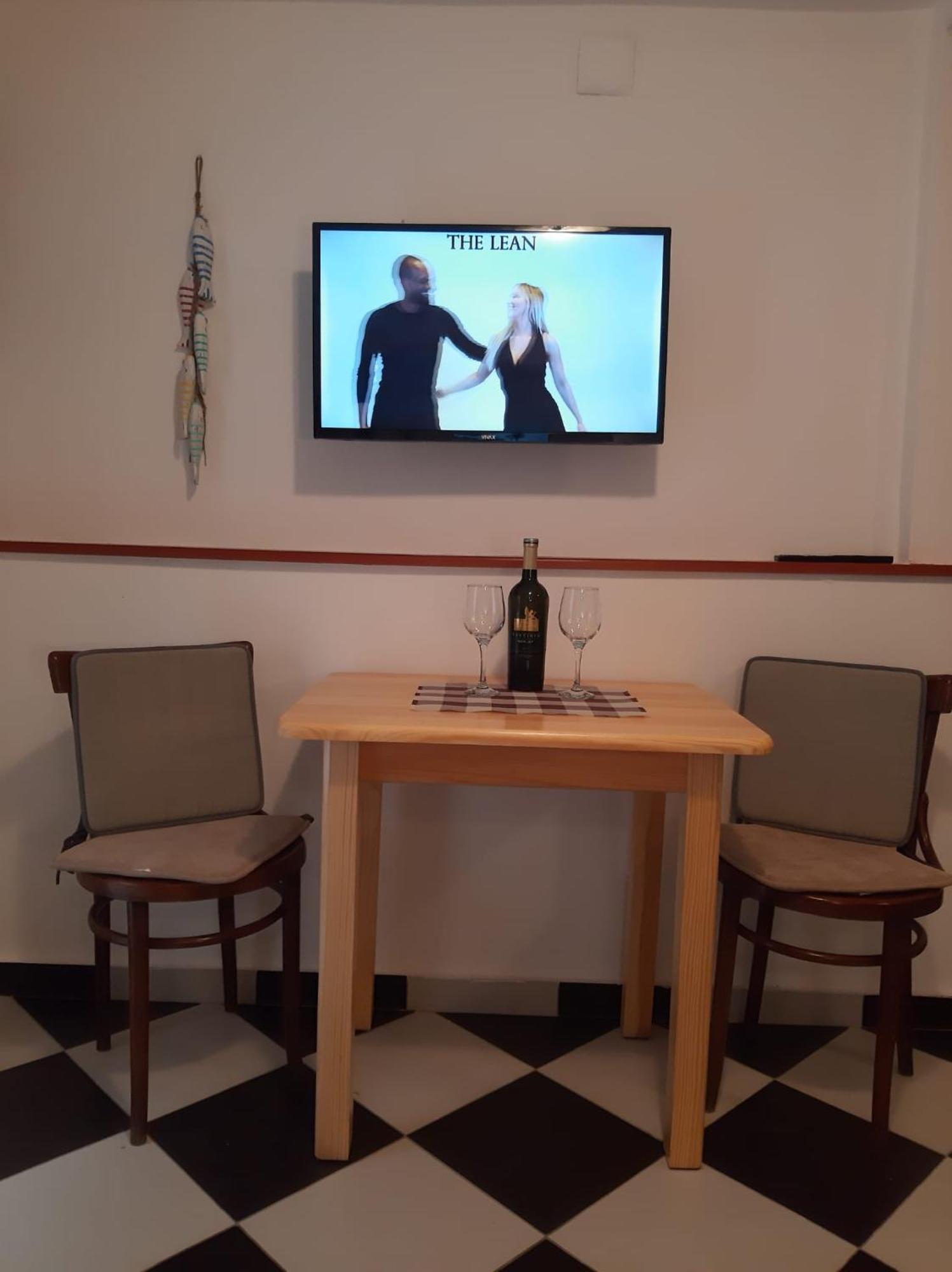 Lamar Cres Buitenkant foto